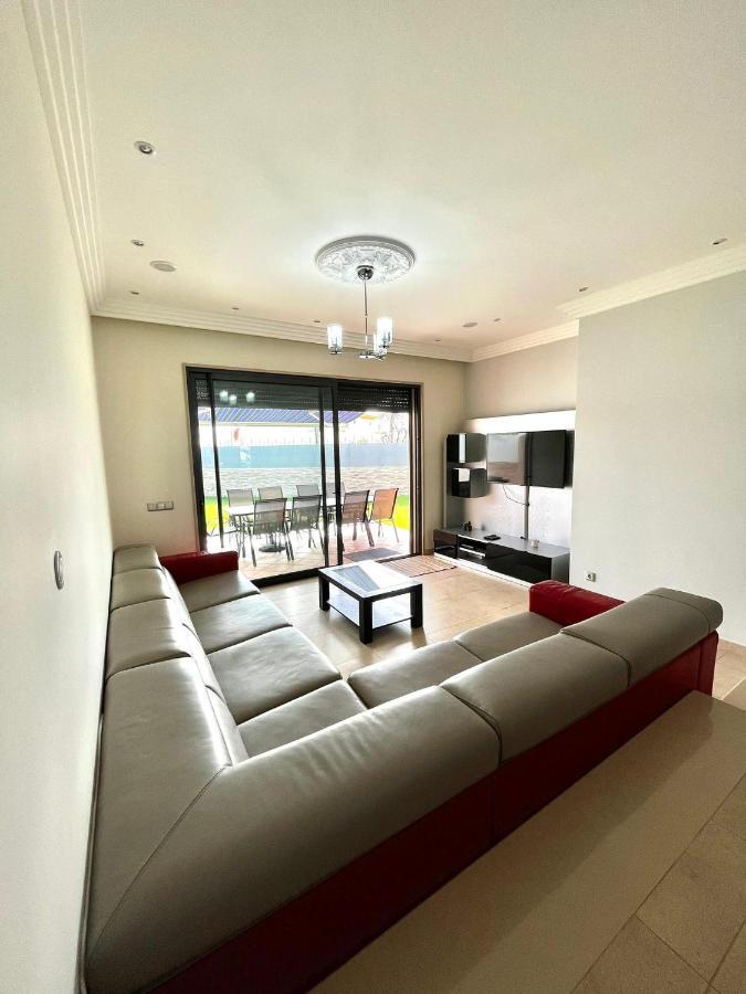 Funtastic Villa With Pool อัลบูเฟรา ภายนอก รูปภาพ